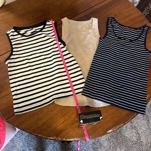 GAP 3 tank tops
